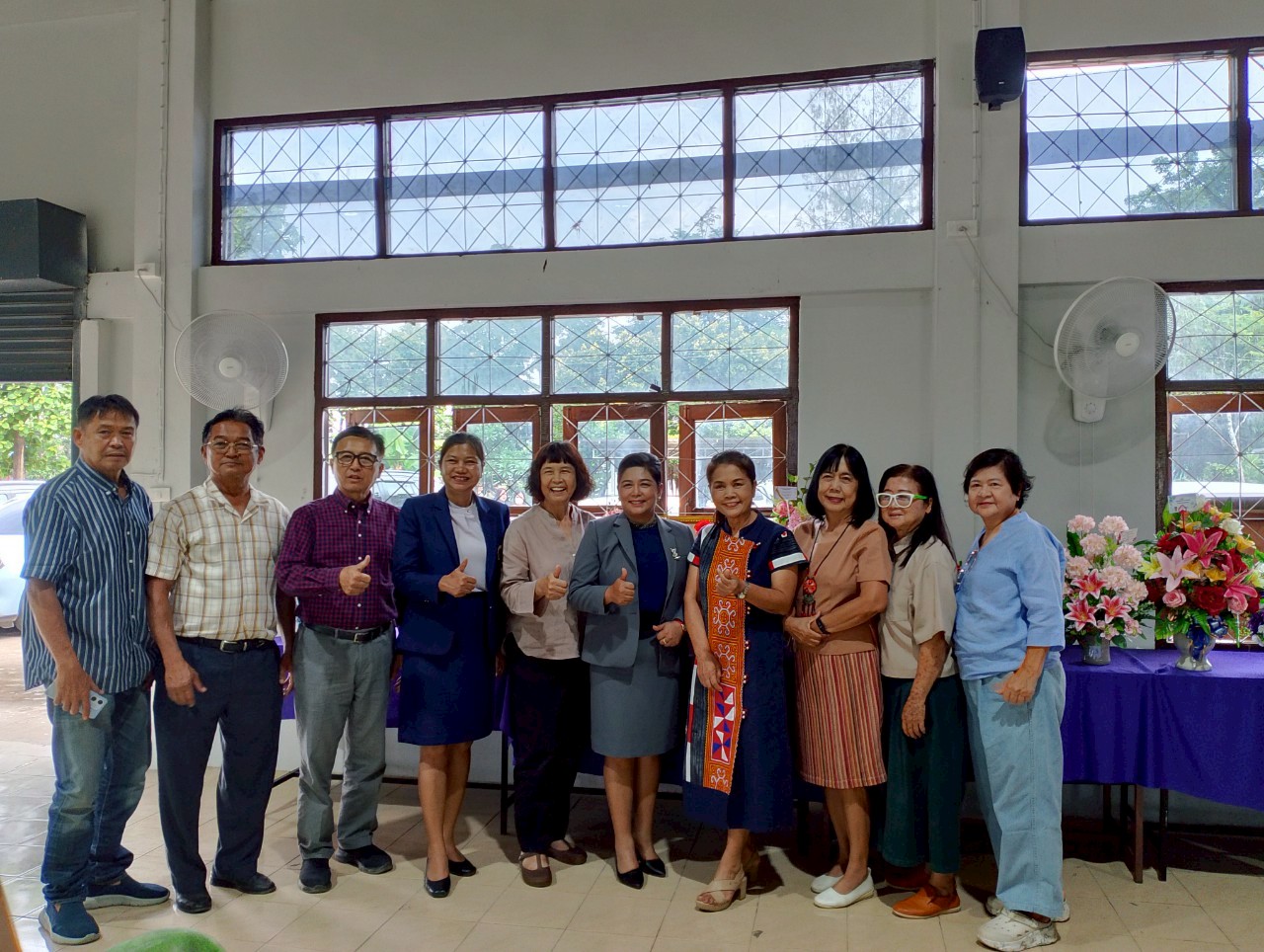 ต้อนรับคณะและแสดงความยินดี